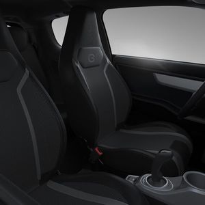 Deutlich schicker als das Basismodell präsentiert sich die neue E-Go-Variante im Innenraum mit der Big-Screen-Lösung.(Bild:  E-Go Mobile)