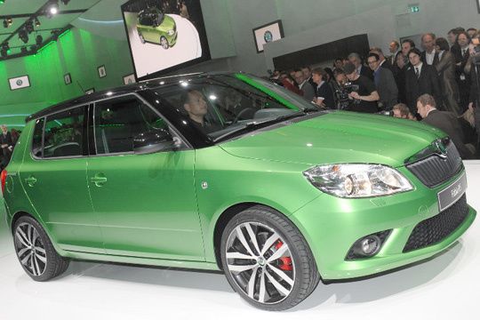 Die neue zweifarbige Dachreling ist serienmäßig und nicht allein dem Fabia Combi Scout vorbehalten. Sie soll auch für den Fabia Scout als Limousine zur Verfügung stehen. (Archiv: Vogel Business Media)