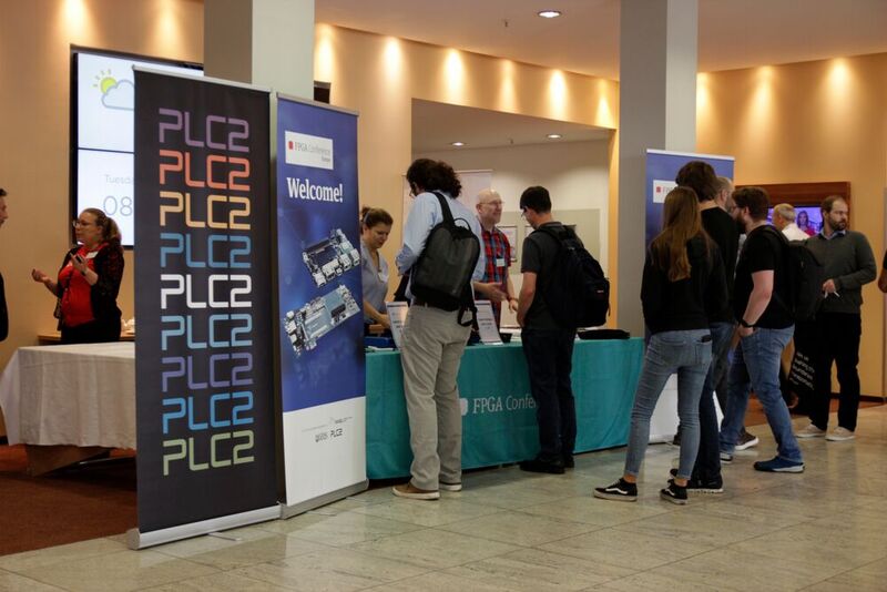 Die diesjährige FPGA Conference Europe hat etliche Rekorde gebrochen: die meisten Aussteller (34), die meisten Teilnehmer (400), davon über 130 aus dem Ausland, die weiteste Anreise (Singapur) und einiges mehr. Im Fokus standen nach wie vor spannende und hilfreiche Vorträge (über 100) von rund 70 Top-Referenten – und ausgiebige Möglichkeiten zum Networking. Damit hat sich Europas größte FPGA Fachkonferenz zur Top-Veranstaltung für programmierbare Logik und Adaptive Computing gemausert. (Bild: VCG)