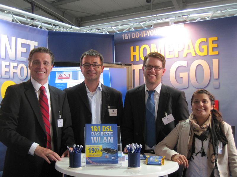 Alle Jahre wieder: (v.l.) Andreas Maier, Volker Schuster, Dominik Zimmer und Martina Diederich von 1&1 (Archiv: Vogel Business Media)