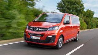 Mit dem Zafira-e bringt Opel jetzt einen großen Van mit Platz für neun Menschen, die rein elektrisch transportiert werden können. (Bild: Opel)