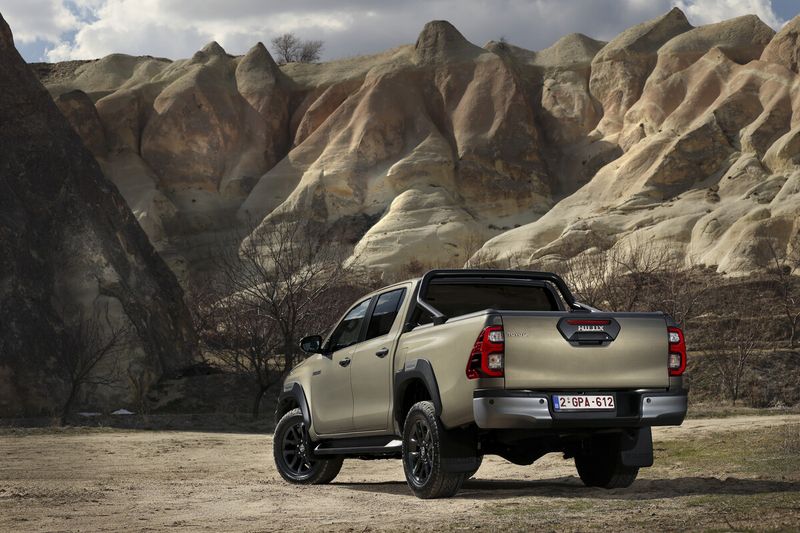 Die Nutzlast beträgt auch beim Hilux mit Mild-Hybrid bis zu 1.000 Kilogramm, die Anhängelast bis zu 3.500 Kilogramm. (Bild: Toyota)
