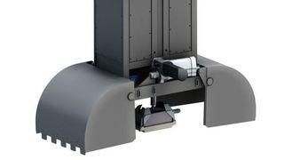 Ein Greifer-Kransystem ermöglicht die gezielte Hackschnitzelentnahme an der Oberseite des „Hackschnitzel-Bergs“. (Bild: Biochipfeeding)