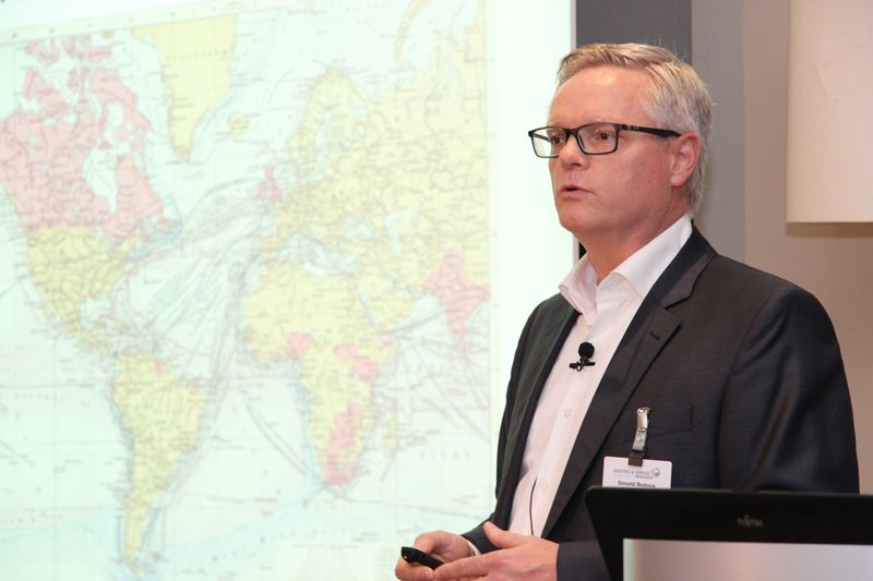 Donald Badoux, Managing Director bei Equinix stellte in seiner Keynote die Frage, ob Rechenzentren Wegbereiter der Digitalisierung sind, präsentierte neue Konzepte und Architekturen für das Internet der Dinge (IoT) und wagte einen Blick in die Zukunft.  (Vogel IT-Medien GmbH)