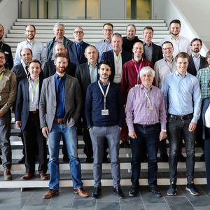 Start für sicheres Fahren: Teilnehmer des Kick-off-Meetings für das SecForCARs-Forschungsprojekt.