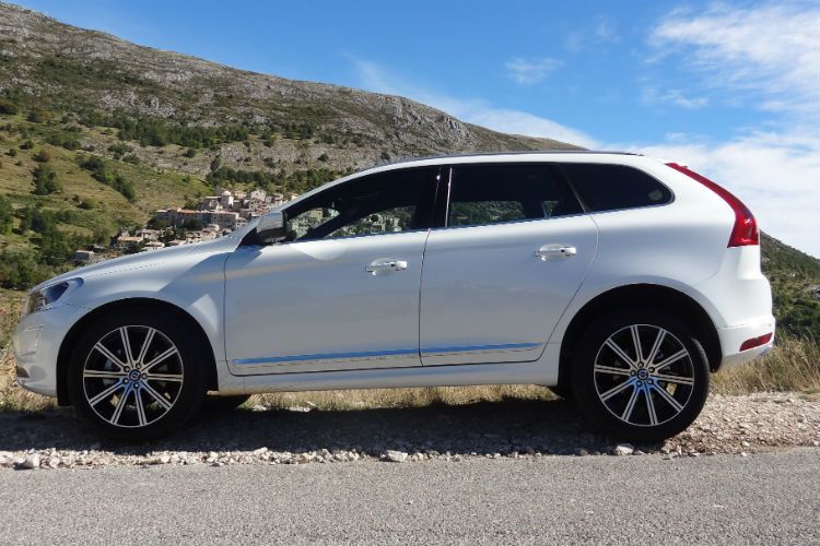 Bei Testfahrten auf bergigen Straßen verbrauchte der Volvo XC 60 T 6 13,1 Liter. (Foto: Mauritz)
