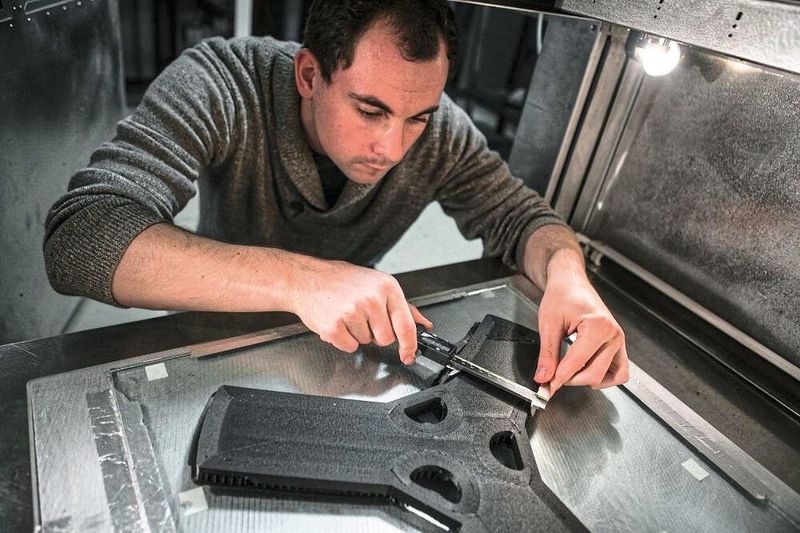 Die HSE-Plattform kann Materialien drucken, die ähnliche Eigenschaften wie Teile im Spritzgussverfahren aufweisen. (Essentium)