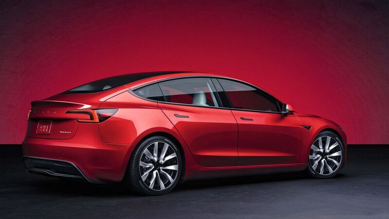 Tesla Model Y Besitzer teilt, wie man auf der Spitze des neuen Fahrzeu