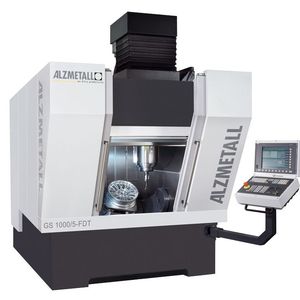 E. W. Neu vertreibt unter anderem Drei- und Fünf-Achs-Bearbeitungszentren von Alzmetall. 