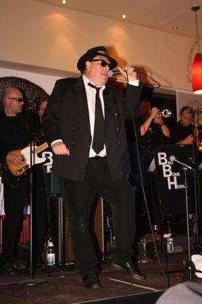 Die Band machte müde Beine munter. (Archiv: Vogel Business Media)