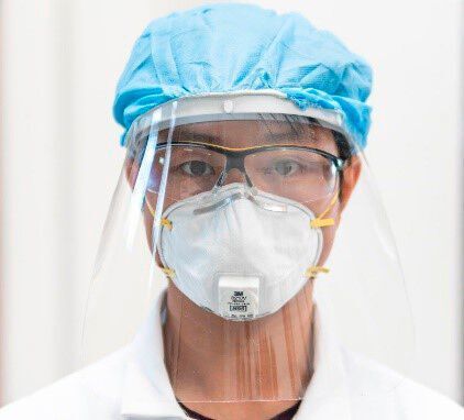 Bei der Zusammenarbeit der SolidLine AG und KAF entstanden unter anderem Gesichtsschutzvisiere, die in medizinischen Einrichtungen eingesetzt werden. (SolidLine AG)