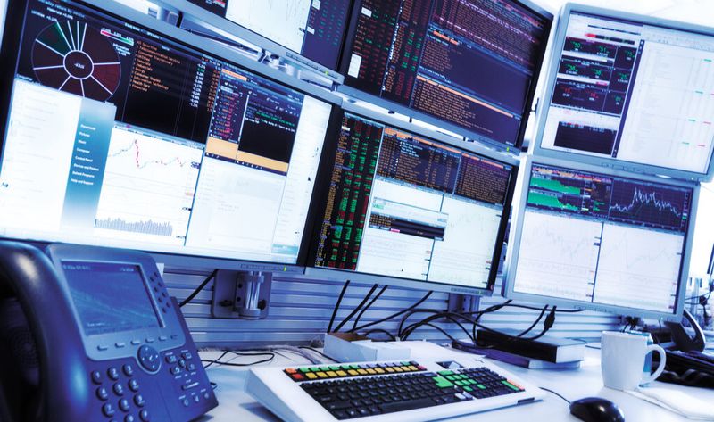 Bild 1: Die richtige Steuerung der Stromlast im Unternehmen kann nicht nur Geld sparen, sondern sogar welches einbringen. (Bild: Tetra Images/Getty Images)