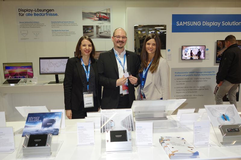 Der Storage Clan (v. l.) Sandra Mair, Cancom, mit Marcel Binder und Vanessa Stoffe, Samsung. (Bild: IT-BUSINESS)