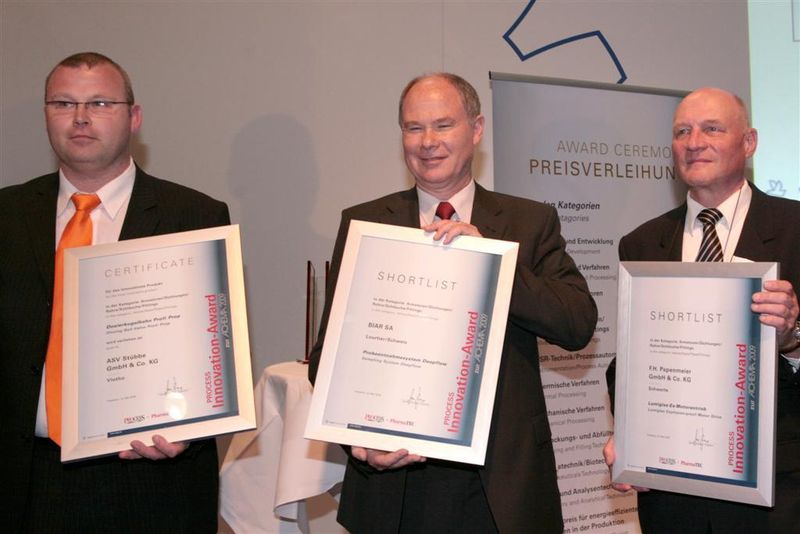 (v.l.)Award-Gewinner der Kategorie Armaturen/Rohre(Schläuche/Fittins Jörg Claus von Stübbe sowie die Shortlist-Kandidaten Campbell Shillinglaw, Gebietsvertretung Ruhrgebiet bei Biar sowie Manfred Rommel, kaufmännischer Leiter bei Papenheimer. (Archiv: Vogel Business Media)