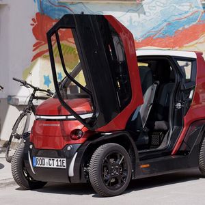 Die Türen schwingen wie beim Lamborghini Aventador nach vorn oben.(Bild:  Citytransformer)