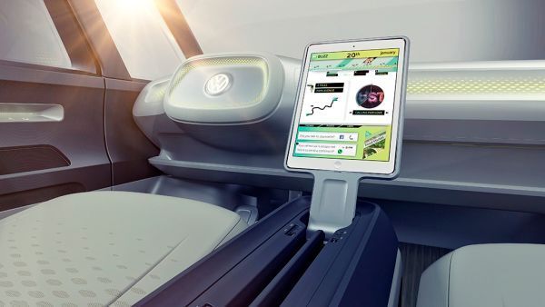 Features wie die Infotainment- und Klimafunktionen werden über ein herausnehmbares Tablet bedient.  (Volkswagen)
