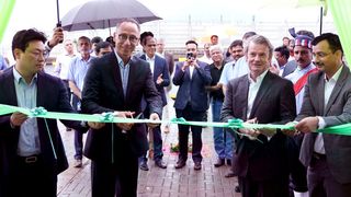 Autoneum CEO Eelco Spoelder (2nd from left) also traveled to India for the opening of the new plant. (Image:Autoneum)