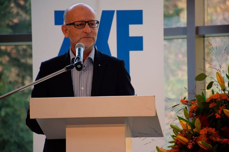 „Dr. Weichtmann hat den Verband maßgeblich geprägt“, erklärte der AIRC-Präsident Hans-Peter Schneider. (Wenz)