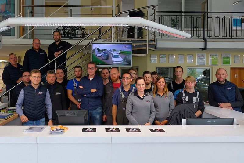 Das Team des Autohauses Rudolph kann sich schon jetzt über eine Top-Ten-Platzierung beim Service Award freuen. (Rosenow/»kfz-betrieb«)