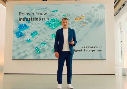 SAP-CEO Christian Klein eröffnet die Kundenkonferenz SAPphire Now.(Bild:  Müller)