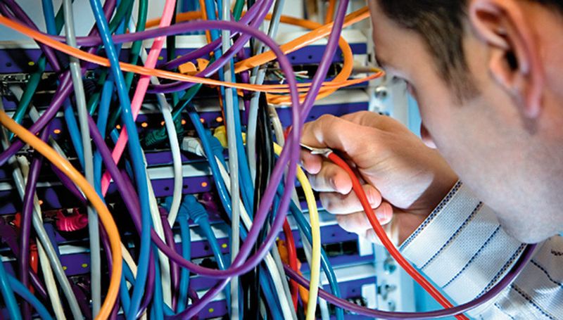 Die Infrastruktur in der Fertigung wird immer komplexer. (UL)