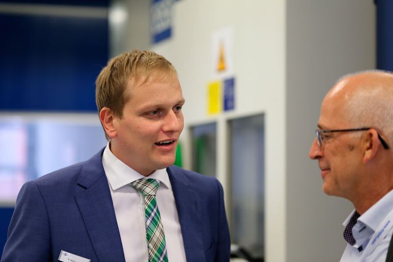 Besucher und Mapal-Entwicklungsexperten an den Fachpressetagen (Matthias Böhm)