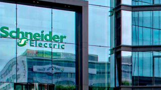 Schneider Electric setzt jetzt auf die Integration von KI-Prozessoren des israelischen Herstellers Hailo. Lesen Sie hier, welche Vorteile man sich für verschiedene Anwendungszenarien davon verspricht. (Bild: Schneider Electric)