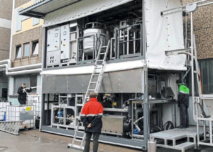 Der Aufbau der Reel-Anlage bei Heller Leder (Lanxess)