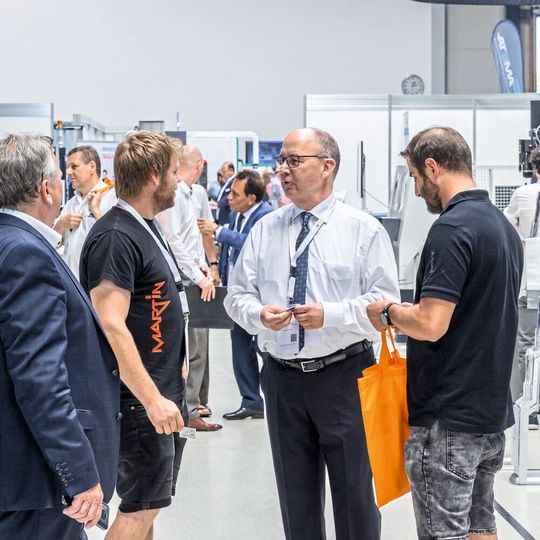 Intensive Fachgespräche standen im Mittelpunkt der Fameta 2022 in Olching bei München.(Bild:  CNC Outlet Center)