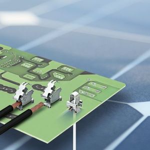Horizontaler und vertikaler Leiteranschluss – die reflow-lötfähigen Leiterplattenklemmen besitzen eine Stromtragfähigkeit von bis zu 41 A.(Bild:  Phoenix Contact)