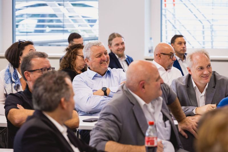 Impressionen vom 24. Würzburger EMS-Tag: Im Mittelpunkt standen aktuelle Branchenthemen, praxisnahe Impulse und insbesondere der persönliche Austausch innerhalb der EMS-Community. (Bild: Stefan Bausewein)