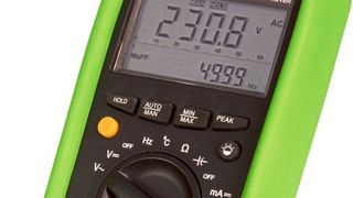 Gleich- und Wechselgrößen von Strom und Spannung sind für die Modelle DM 62 und DM 61 der Handmultimeter kein Problem. (Conrad)