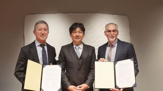 Von links nach rechts: Sumihiro Takashima (Geschäftsführer, Director of Marketing Headquarters bei ROHM), Dr. Kazuhide Ino (Vorstandsmitglied, geschäftsführender Geschäftsführer, verantwortlich für das Power Devices Business bei ROHM), Steve Ghanayem (Präsident, US Operations, Leiter des globalen Vertriebs bei Tata Electronics) (Bild: Tata Electronics)
