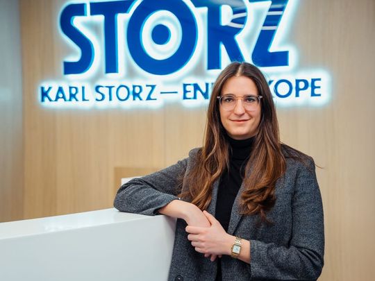 "Die Mitarbeiterinnen und  Mitarbeiter profitieren enorm von den neuen Production Operator Dashboards (PODs).“ Carola Wörner, Project Manager Digital Production bei Karl Storz.(Bild:  IGZ)