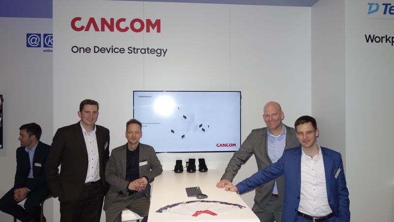 (v. l.) Karsten Voigt, Samsung, Kay Sittek, Cancom, Michael Neumann, Samsung, und Stephan Schmidt, Cancom (Bild: IT-BUSINESS)