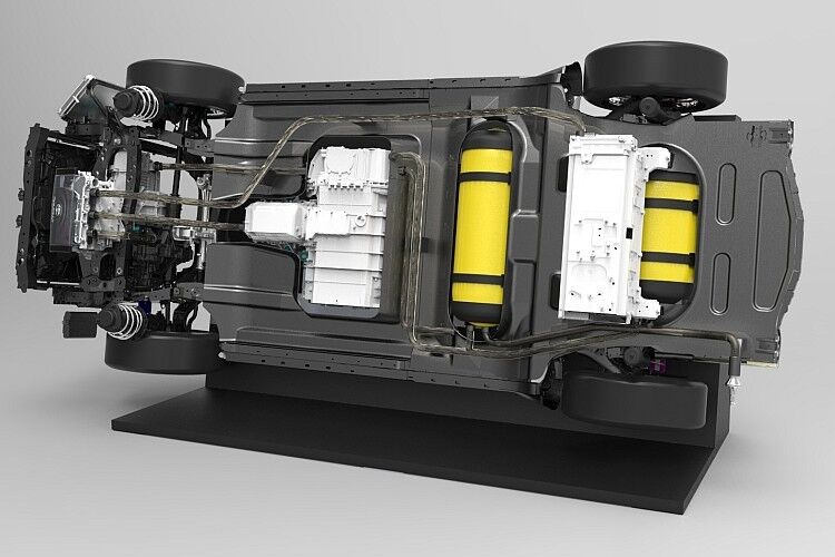 Der FCV Concept unter dem Blech: Unter den Vordersitzen sitzt die Brennstoffzelle, unter den Rücksitzen Wasserstofftank 1, dahinter die Pufferbatterie und ein weiterer Tank. (Foto: Toyota)
