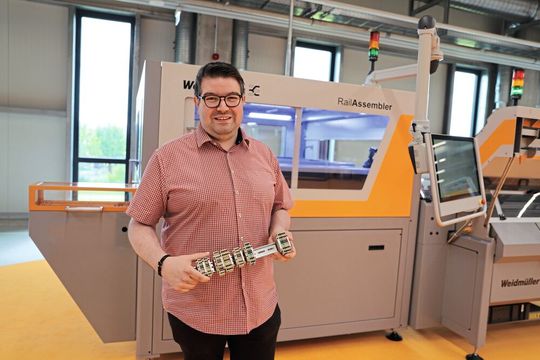 Marcel Luttmann, electrical designer and project planner at SPIE BTAT, is pleased with the collaborative partnership at eye level with Eplan and Weidmüller.(Image: Weidmüller)