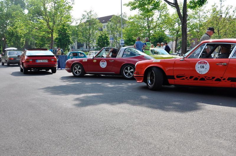 Porsche war mit den 911-Modellen aus verschiedenen Jahrzehnten und in unterschiedlichen Ausführungen vertreten. (Grimm)