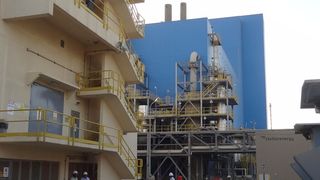 Die Superabsorber aus der neuen Anlage in Saudi Arabien sind Ausgangsmaterial für die Herstellung von Windeln und Damenhygieneartikeln. (Bild: Evonik)