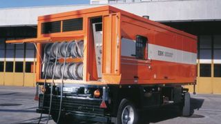 Der Anschluss von Notstromaggregaten und mobilen Speichern erfolgt einfach über flexible Leitungen und Steckverbinder. (Bild: Multi-Contact)