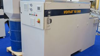 Especially in grinding, it is crucial that the coolant (KSS) used can always be returned to the process cleanly and at a constant temperature. This is ensured, for example, by the cooling systems of Vomat's FA series ... (Image:Vomat)