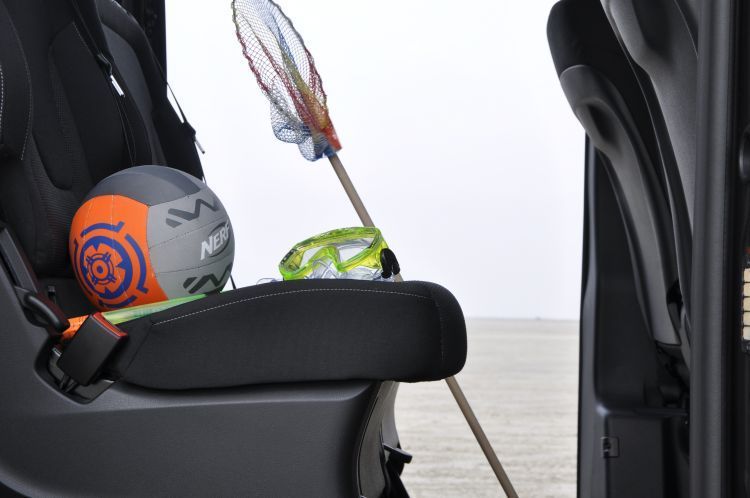 So stellt sich Mercedes die künftige Nutzung der V-Klasse vor: zwischen Familienleben und sportlichem Engagement. (Foto: Richter)