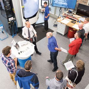 Blick in das Technologie Center von Blaser Swisslube, wo die Walter-Werkzeuge technologisch voll ausgereizt werden konnten.