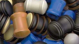 Das Molchsortiment ist groß – von Lippenmolchen für die chemische Industrie bis zu Zylindermolchen für hygienische Anwendungen im Pharmabereich sind die Transport- und Reinigungshelfer in verschiedenen Materialien und Formen erhältlich und einsetzbar. (Bild: G.A. Kiesel)