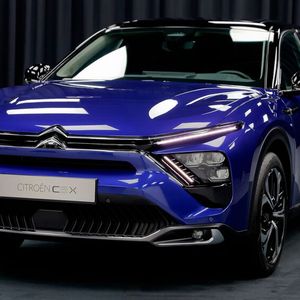 Mit einer Höhe von 1,49 Metern verzichtet der C5 X darauf, die Kombiversion seines Vorgängers zu überragen.(Bild:  Citroën)