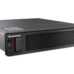 Für den Anschluss an den Server kann beim Lenovo S3200 zwischen 16-Gbit/s-Fibre-Channel, 10-Gbit/s-iSCSI oder 12-Gbit/s-SAS gewählt werden. Fibre-Channel und iSCSI können auch gleichzeitig verwendet werden.
