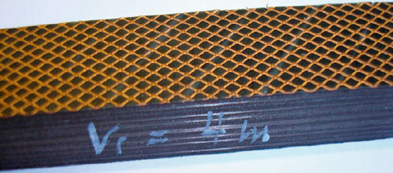 Bild 5: Das Beschneiden eines CFK-Teils im Gegenlauffräsen mit PKD- oder auch diamantbeschichteten Werkzeugen ergibt gute Oberflächenqualitäten. (Mapal)