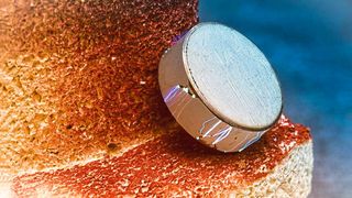 Aufnahme eines Lithiumtantalat-Kristalls mit Überschlägen (Bild: TU Bergakademie Freiberg / Sven Jachalke)