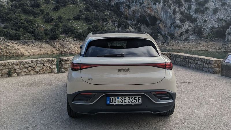 Die Preisliste beginnt bei 38.490 Euro in der Variante  „Pro“. Die Variante „Premium“ startet bei 46.490 Euro. (Bild: Simon – VCG)