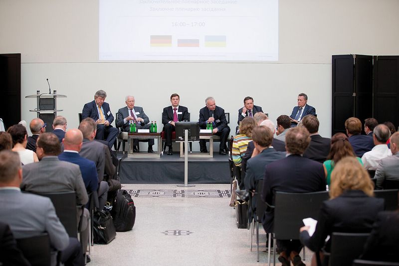 Das Programm bietet drei Themenfelder und gibt konkrete Hinweise, wie Unternehmen ihr Russlandgeschäft absichern und ausbauen können. (Bild: Gerald Schmidt/Wegweiser Media & Conferences GmbH Berlin)